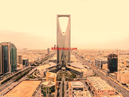 من أبرز معالم مدينة جدة برجا المملكة والفيصلية