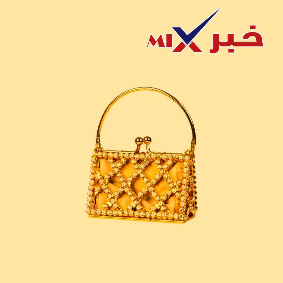 أصغر-من-كف-الإيد.-حقيبة-نانسى-عجرم سعر حقيبة نانسي عجرم في حفل جوي أوردرز 2026 يشعلان مواقع التواصل.. التفاصيل الكاملة the Rosantica Baby Garofano Micro Bag