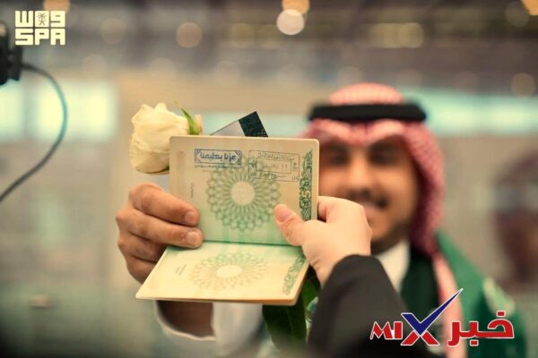 وزير الداخلية يهنئ نظيره السعودي باليوم الوطني الـ96